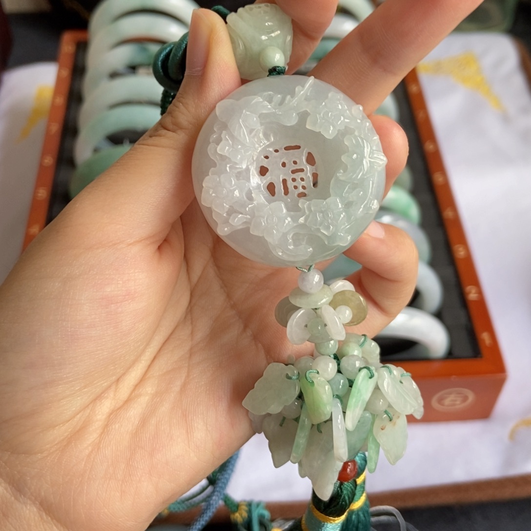 吊坠(赠链)未镶嵌翡翠天然缅甸翡翠