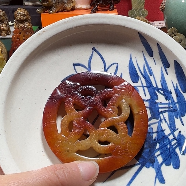 昭***成这是个陶瓷的圆壁