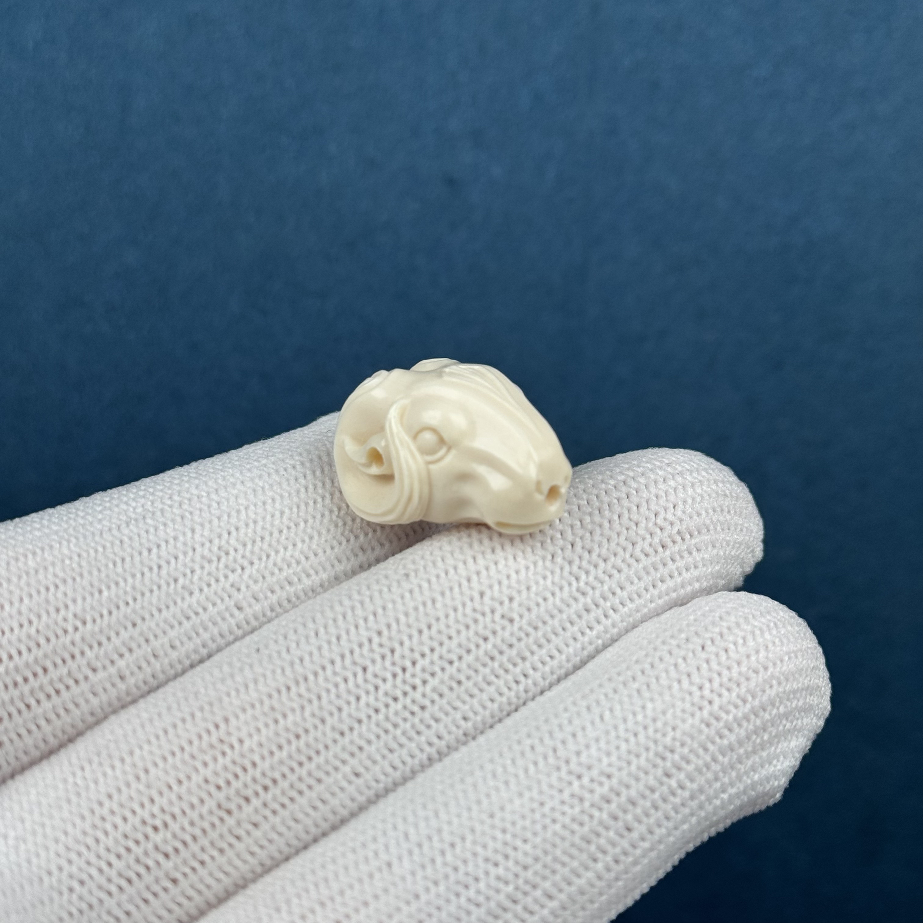 D80-00天然猛犸牙 雕刻羚头羊约15x20.5mm支持复检假一罚十