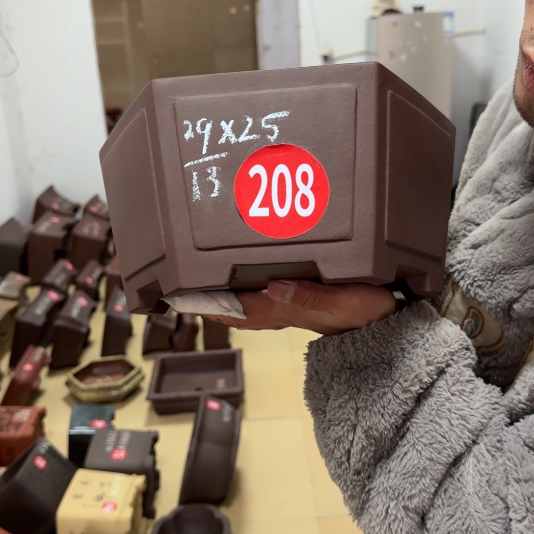 紫砂花盆呜呜呜呜