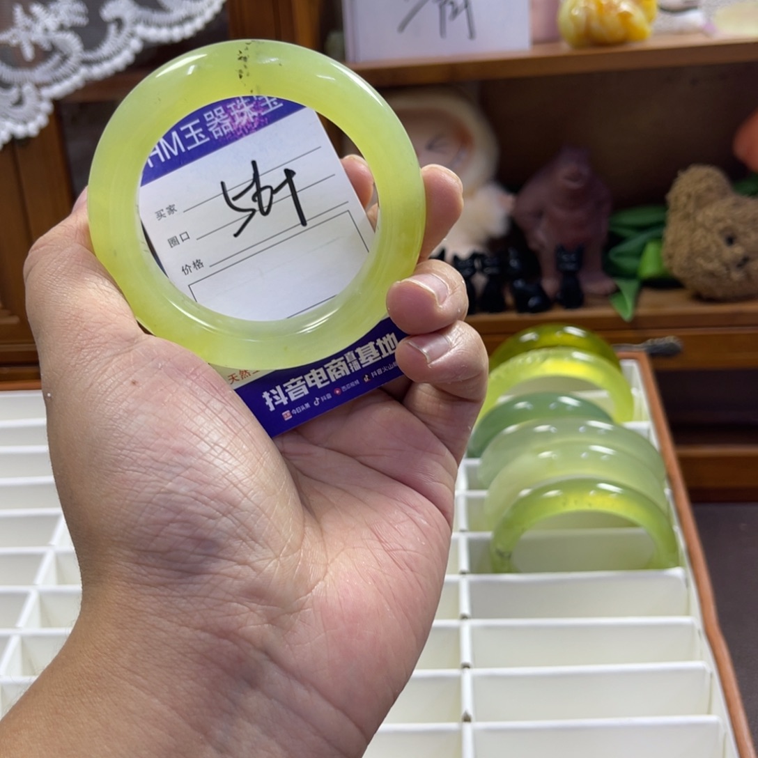 蛇纹石玉未镶嵌手镯568