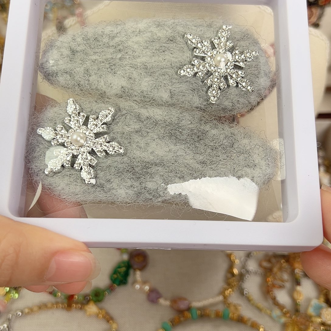 皮质铁合金韩式小发卡