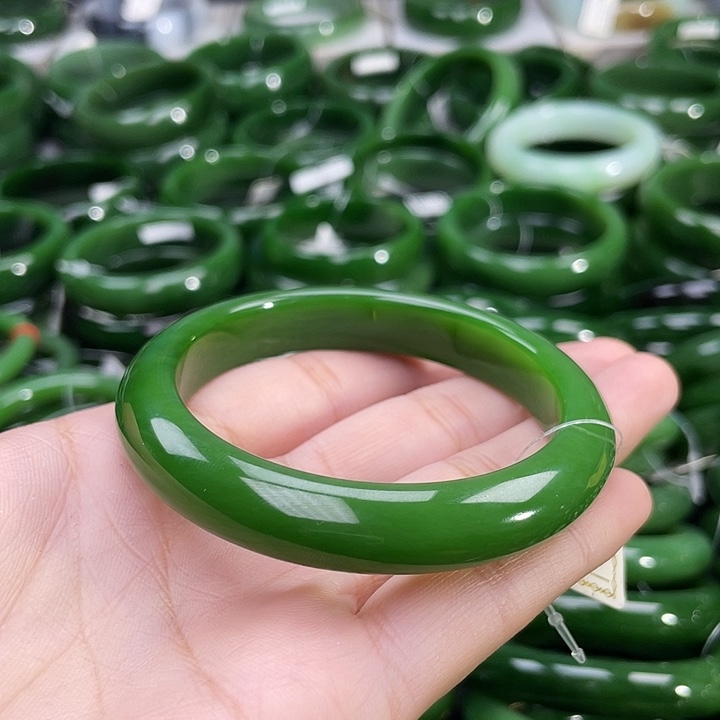 未镶嵌手镯和田玉（碧玉）