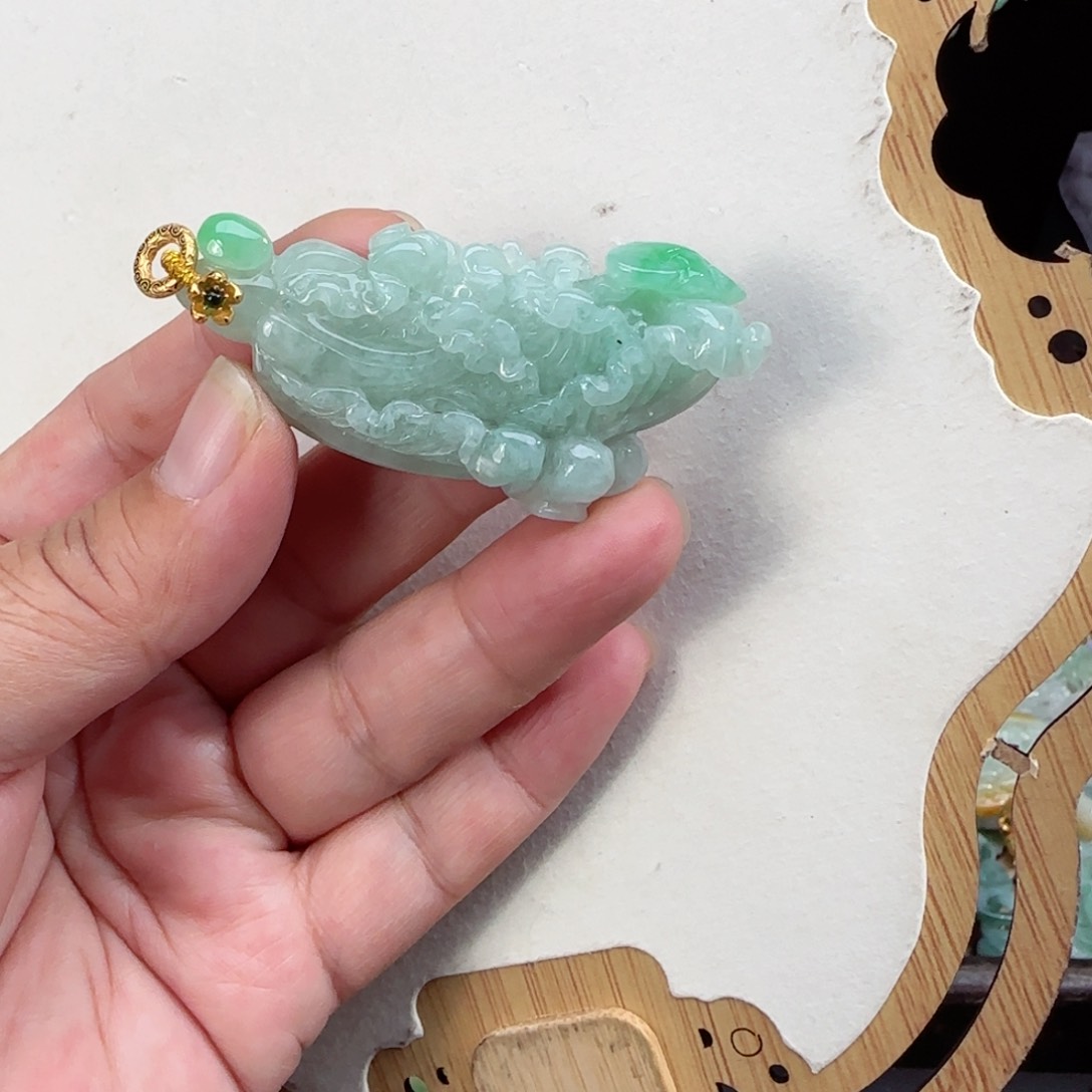 翡翠颈饰未镶嵌仿古