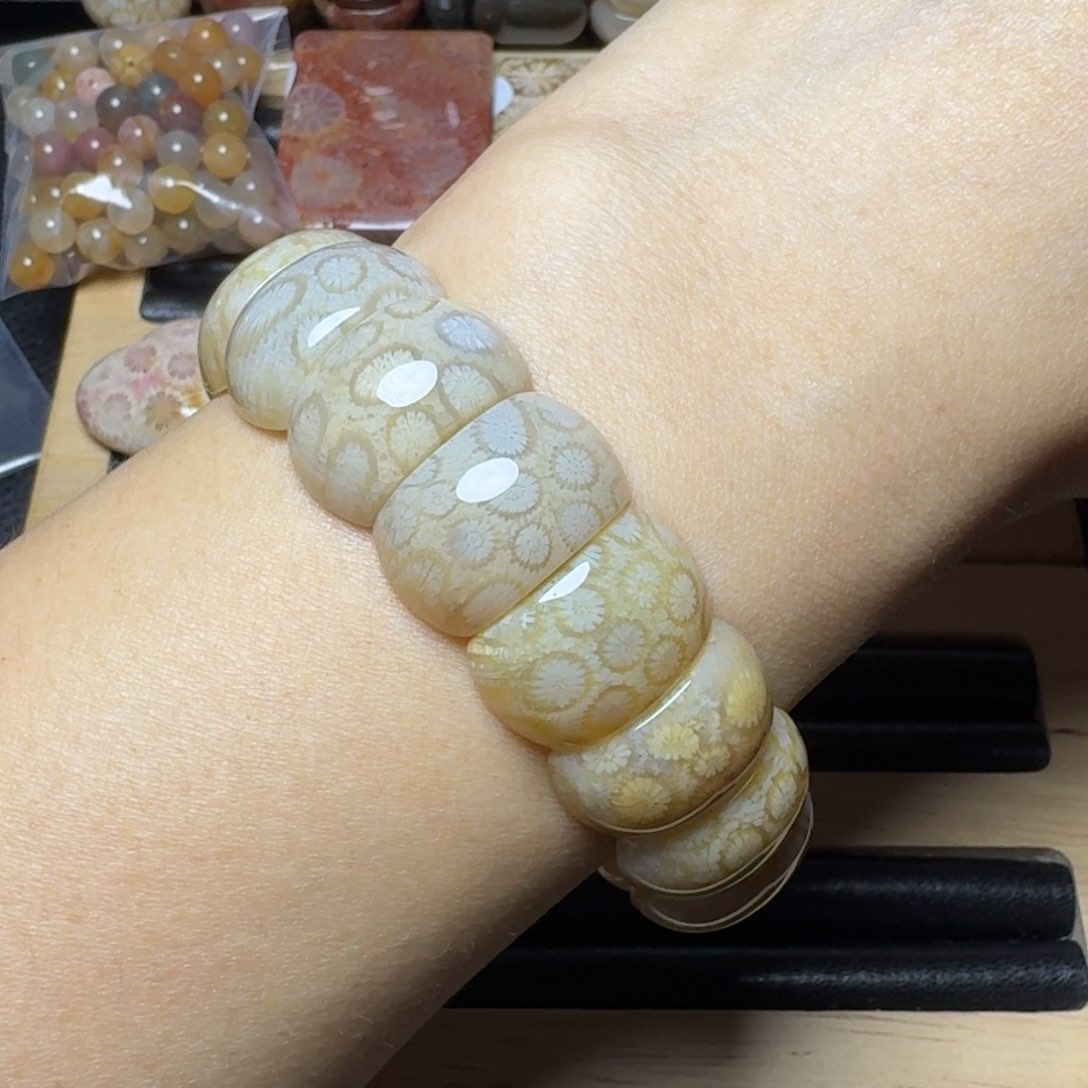 硅化玉舒服的浅黄冰果冻未镶嵌