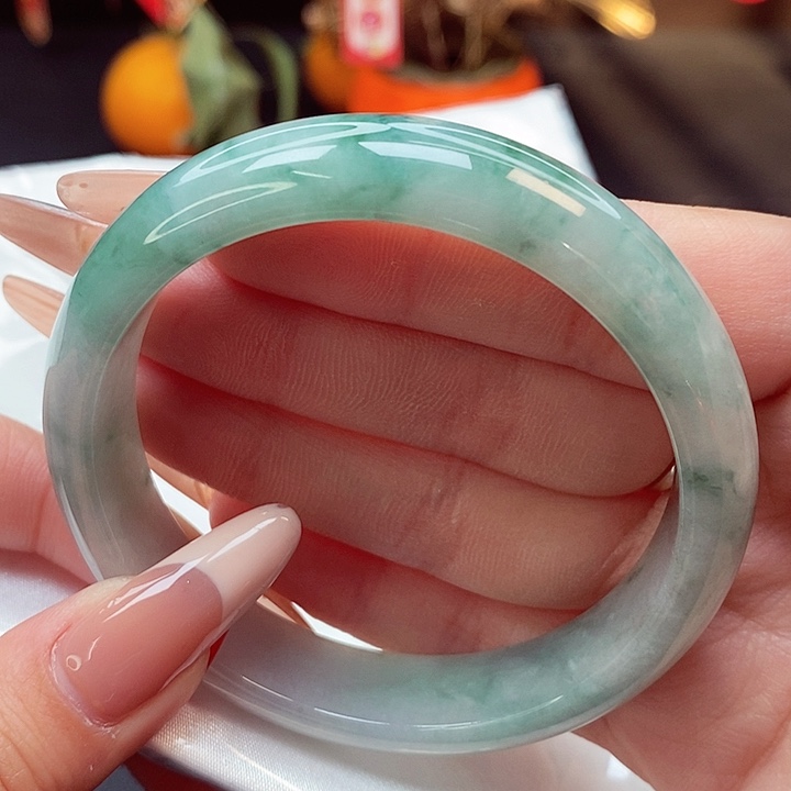 翡翠手镯未镶嵌57圈