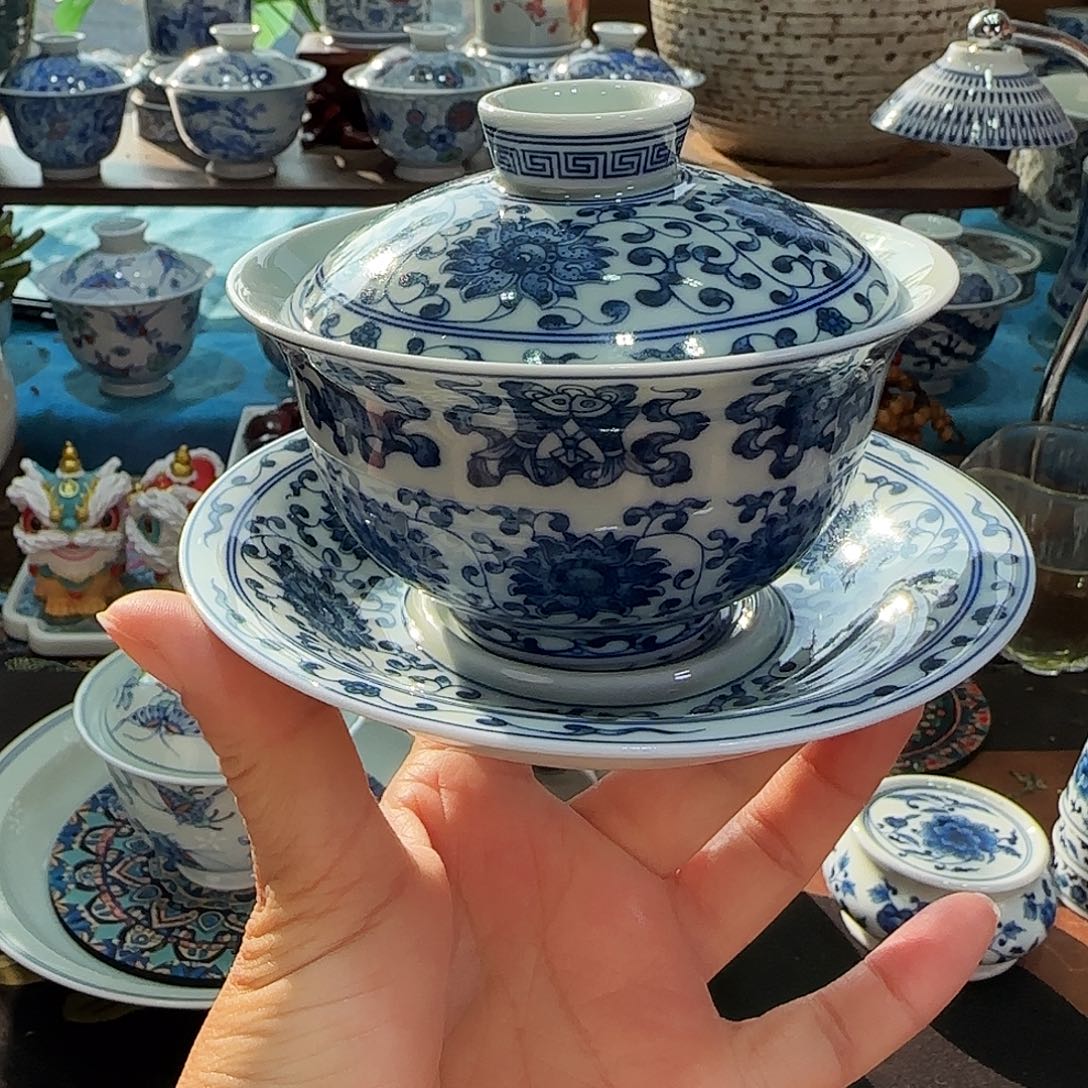 你的小心思 在爱你的人面前 是迁就 是宠溺 在不爱的人眼中 才是