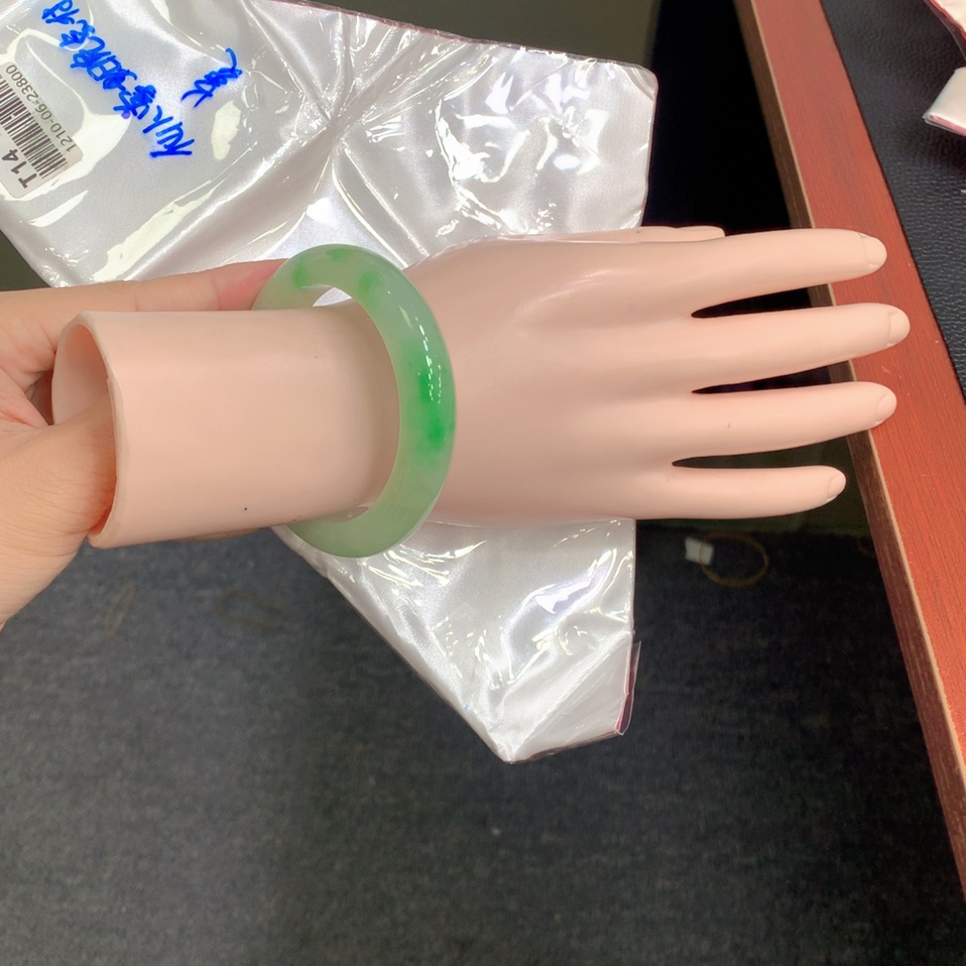 翡翠未镶嵌手镯34