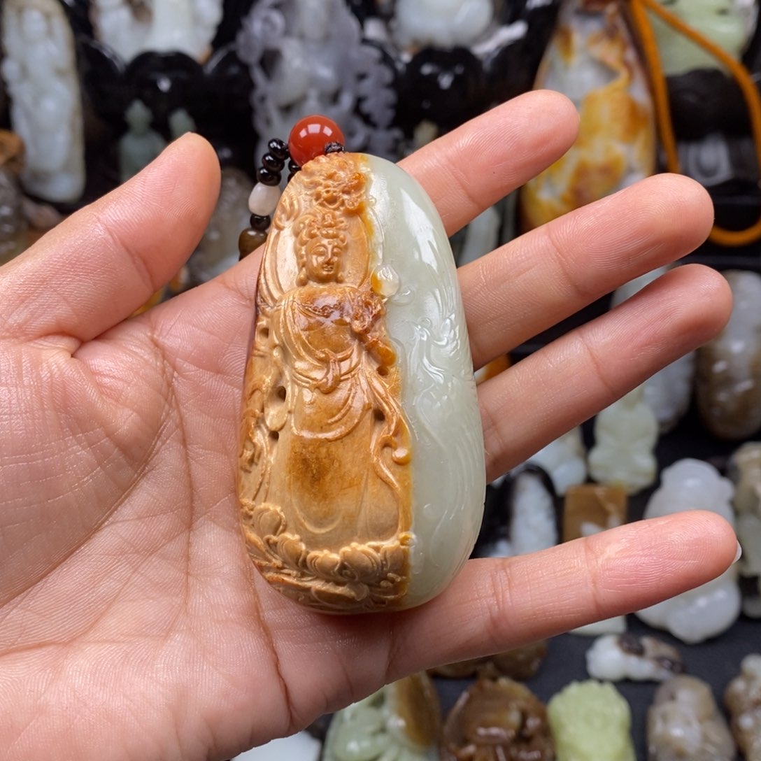 和田玉颈饰未镶嵌行*