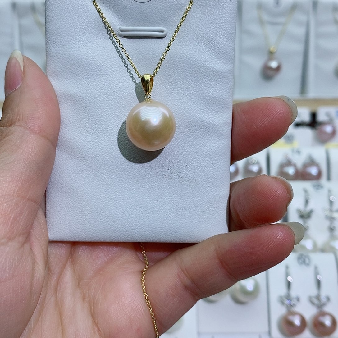 淡水珍珠18K金镶嵌吊坠(赠链)悠**沫