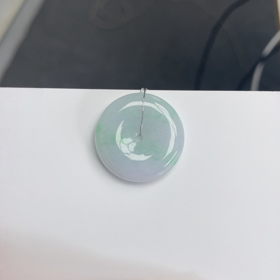 翡翠颈饰未镶嵌平安扣