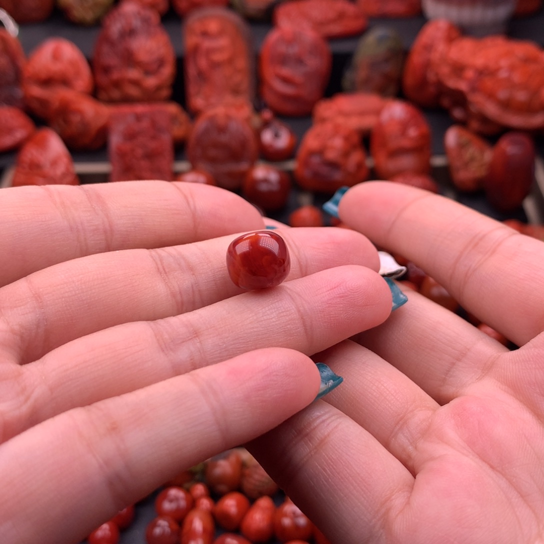 南红玛瑙南红川料原矿老型11mm未镶嵌