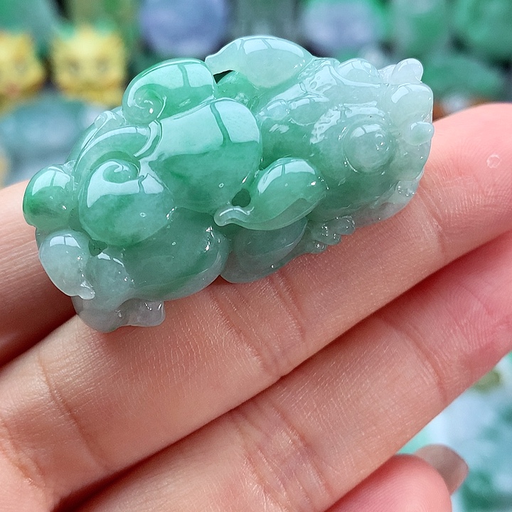 翡翠颈饰未镶嵌翡翠