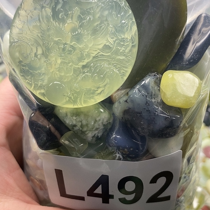 岫玉鱼缸石未镶嵌