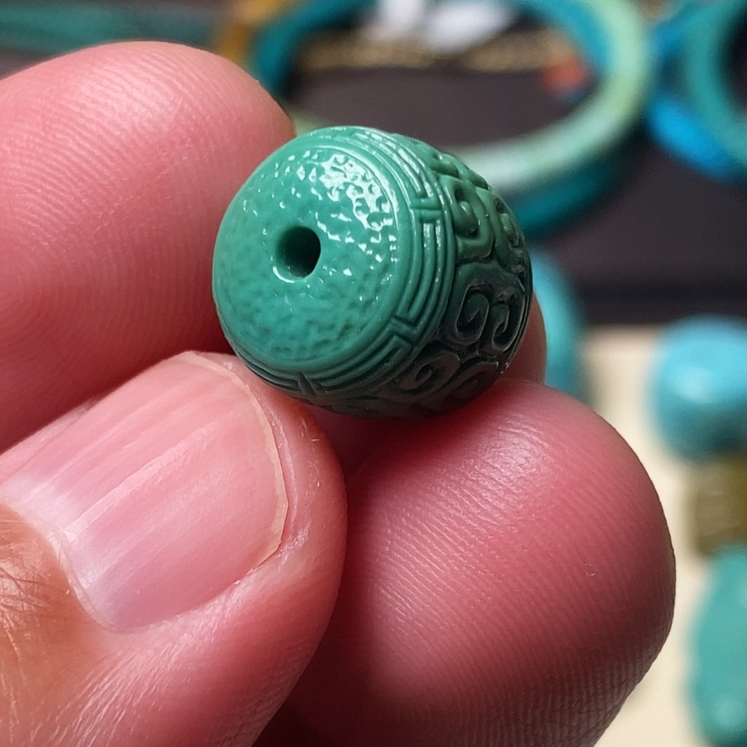 绿松石未镶嵌颈饰