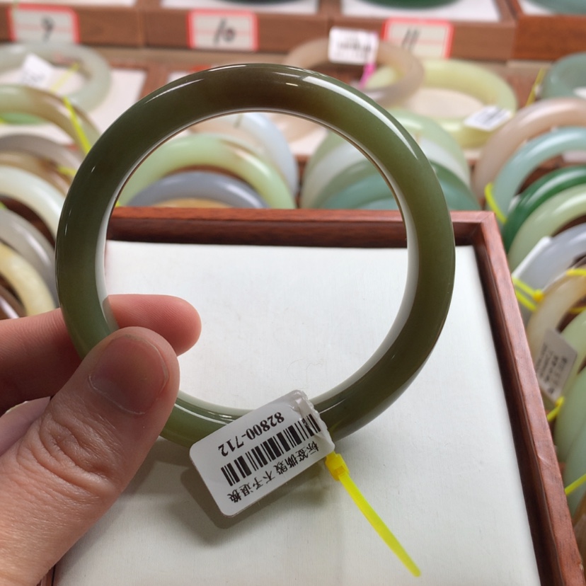 【闪购商品】和田玉手镯未镶嵌58.4