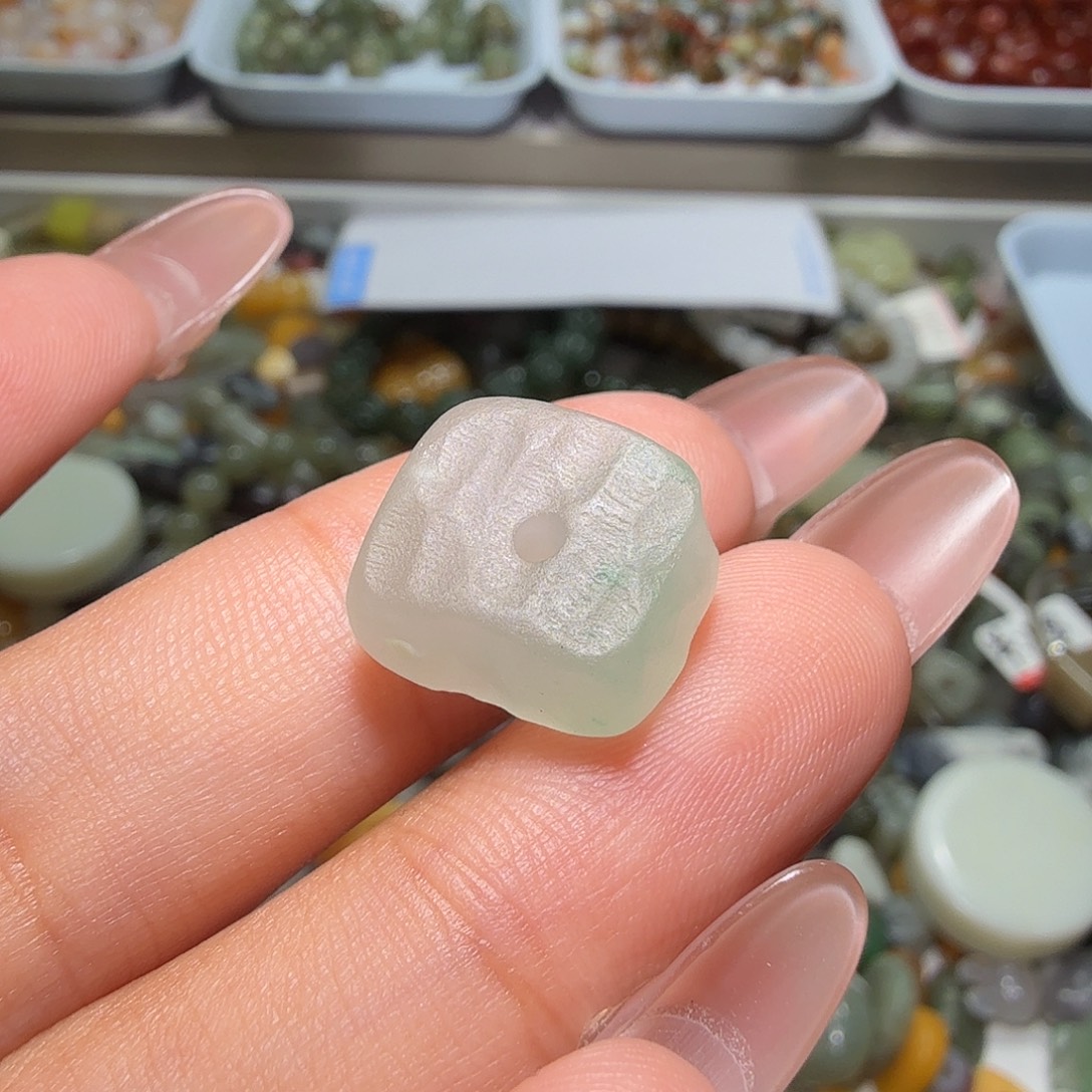 和田玉未镶嵌珠宝奇石