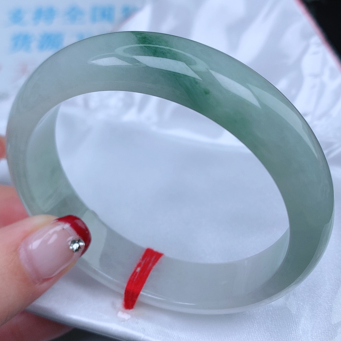 翡翠手镯未镶嵌天然