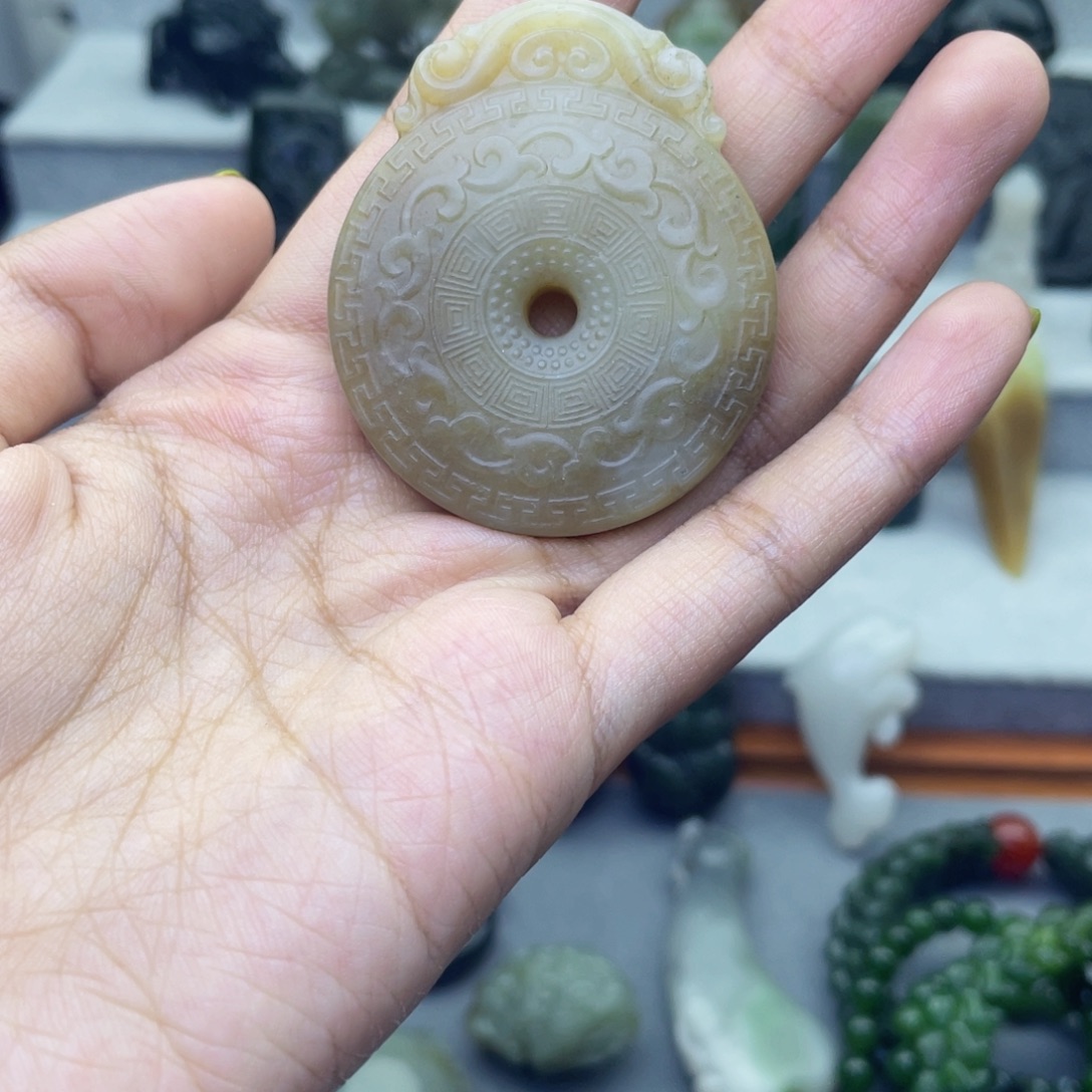 颈饰未镶嵌和田玉