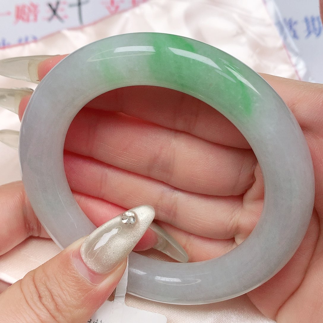 翡翠手镯未镶嵌抖音800