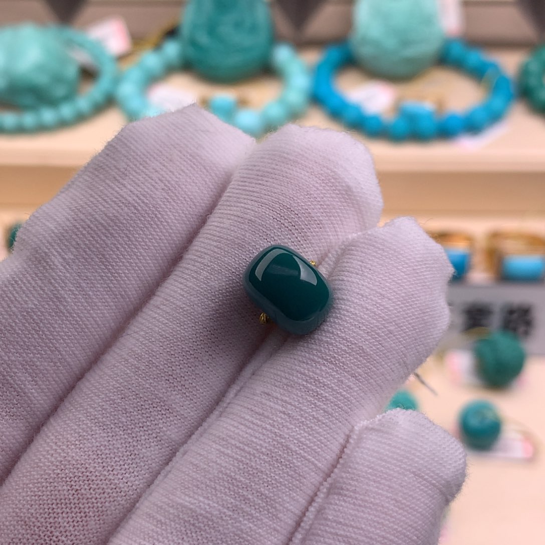 未镶嵌绿松石珠宝奇石10,5−7.7