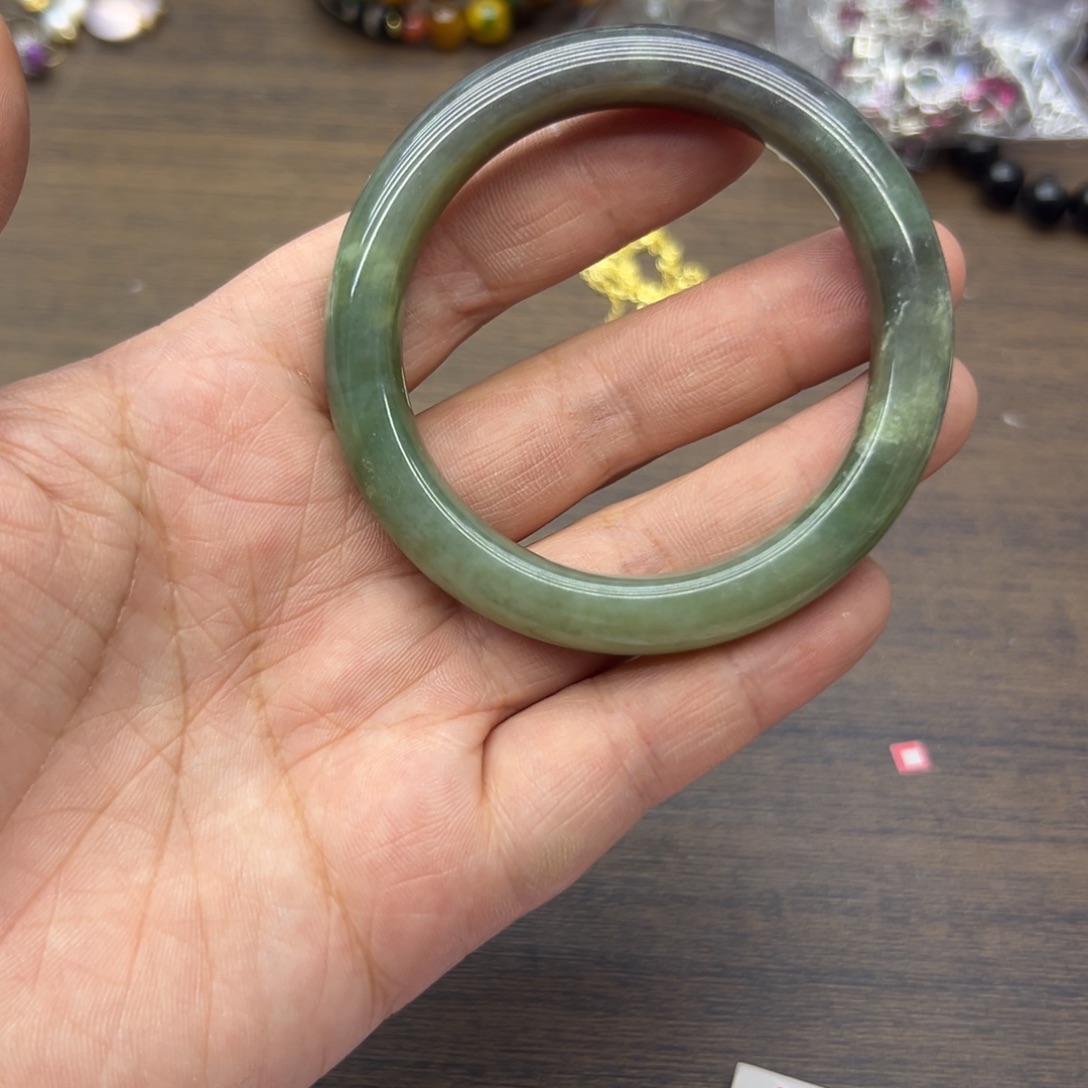 和田玉未镶嵌手镯52.1圈围687