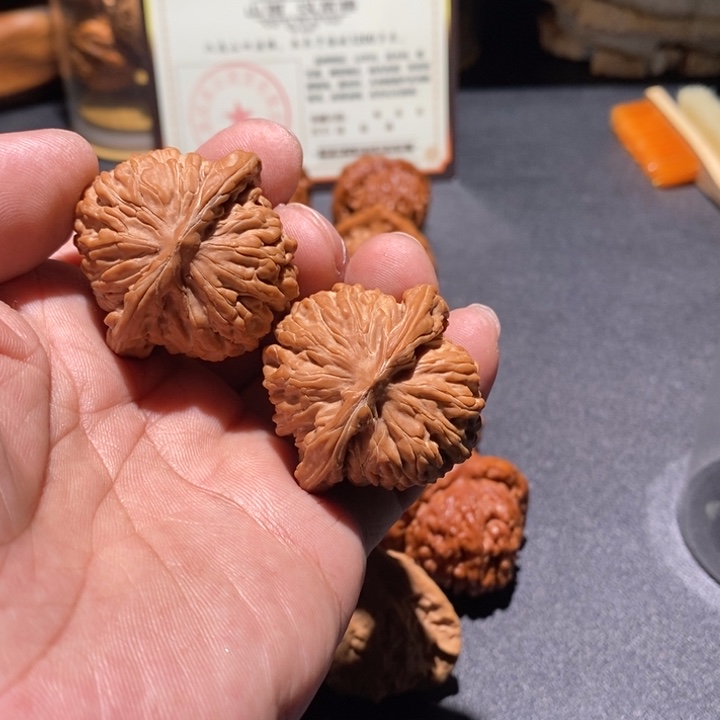 文玩核桃吊坠冬*四座楼