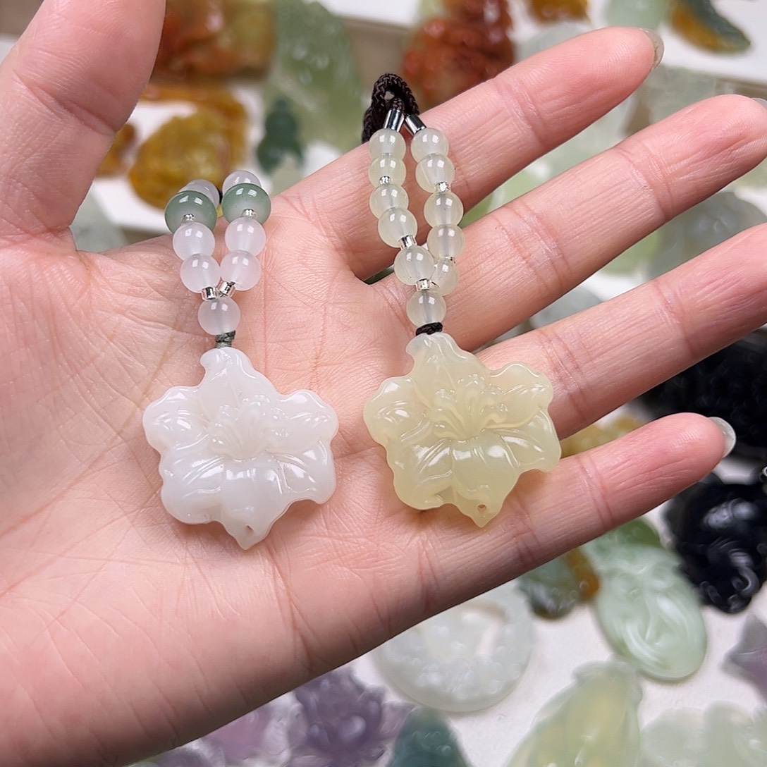 蛇纹石玉未镶嵌颈饰