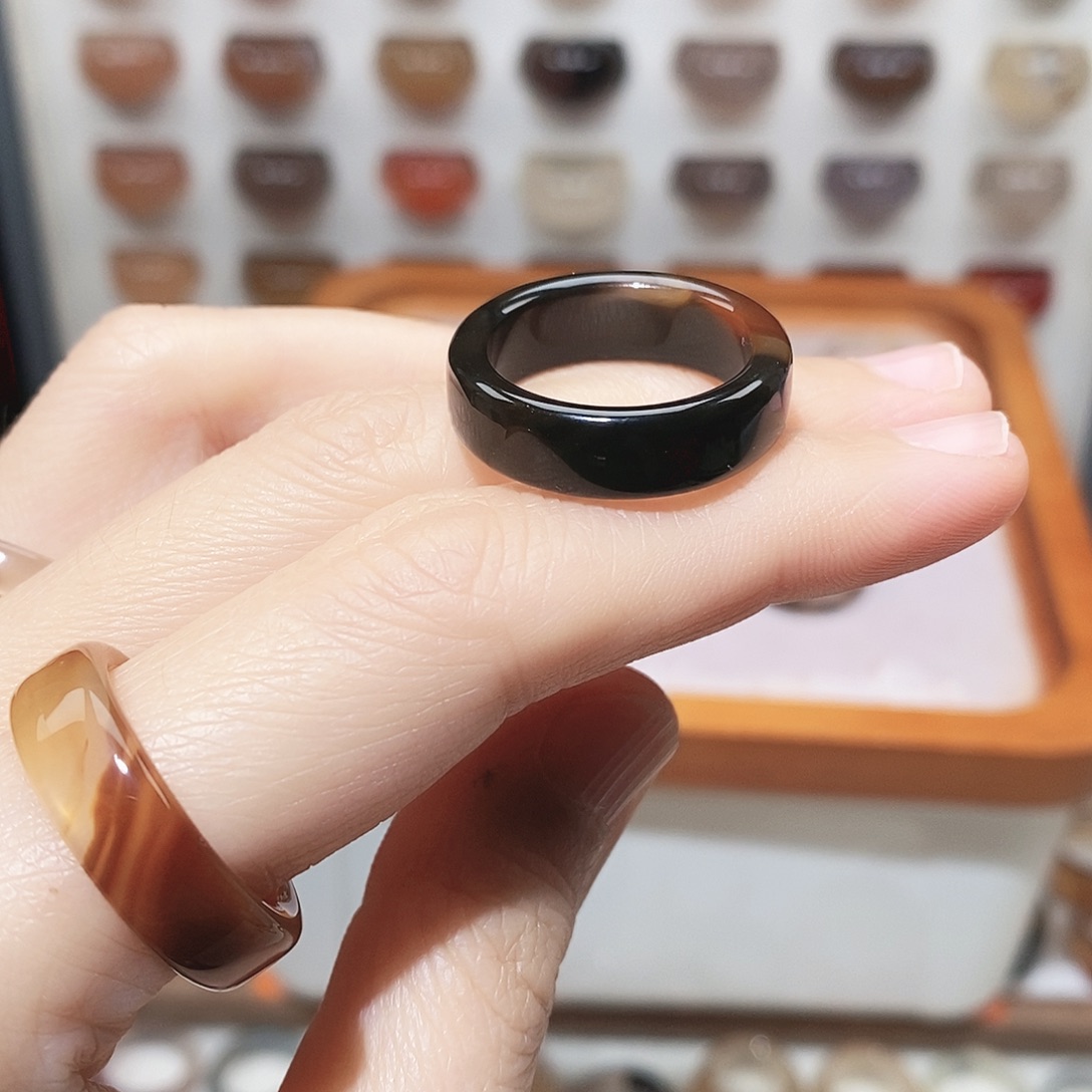 雨***晴玛瑙/玉髓未镶嵌戒指港19码微瑕不退换