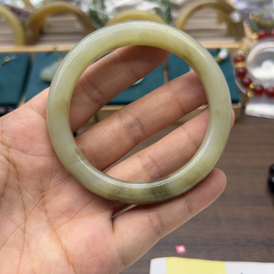 和田玉未镶嵌手镯57.6圈围145