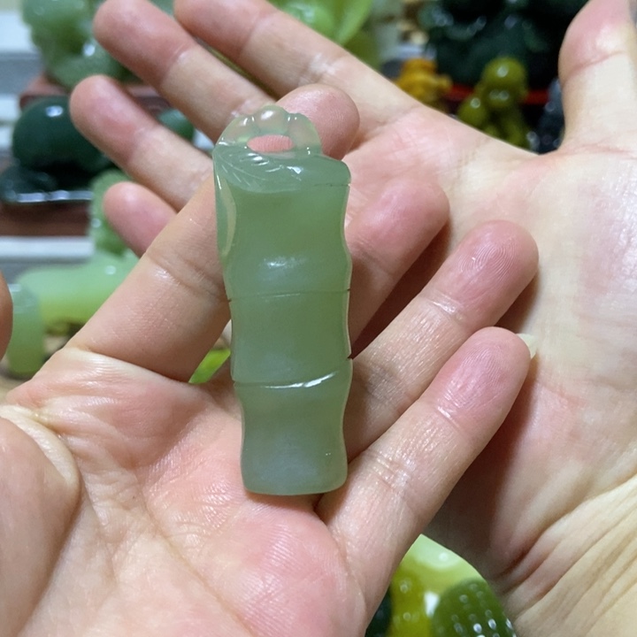 【闪购商品】蛇纹石玉挂件未镶嵌