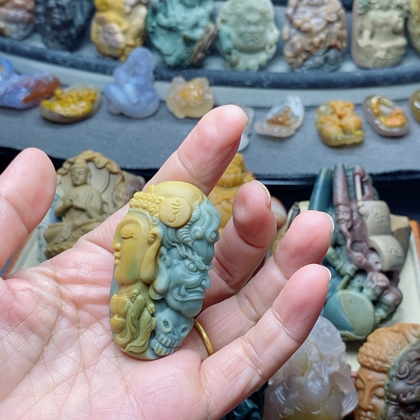 【闪购商品】定制石英质玉吊坠未镶嵌