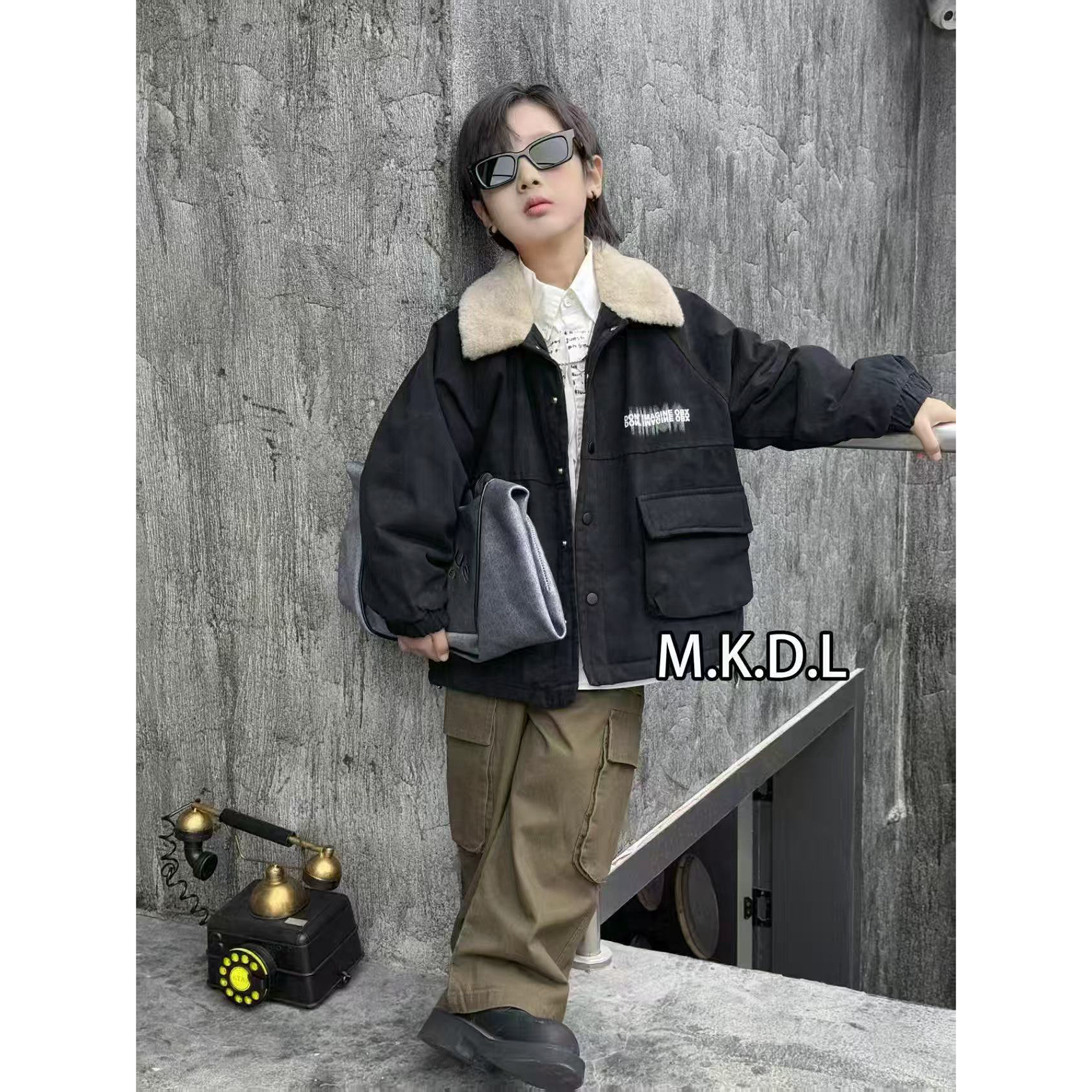 7733 黑卡加棉外套