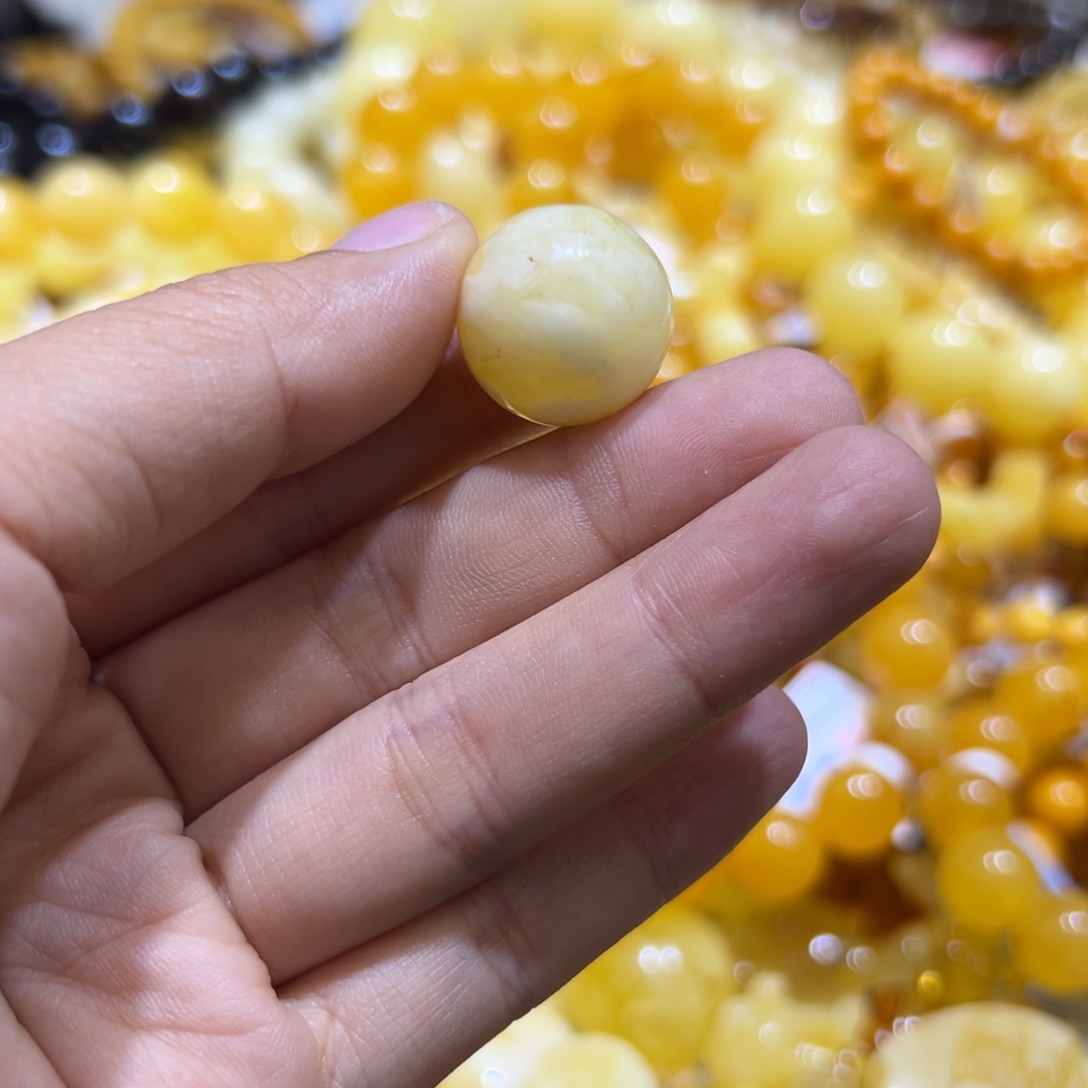 琥珀珠宝奇石未镶嵌