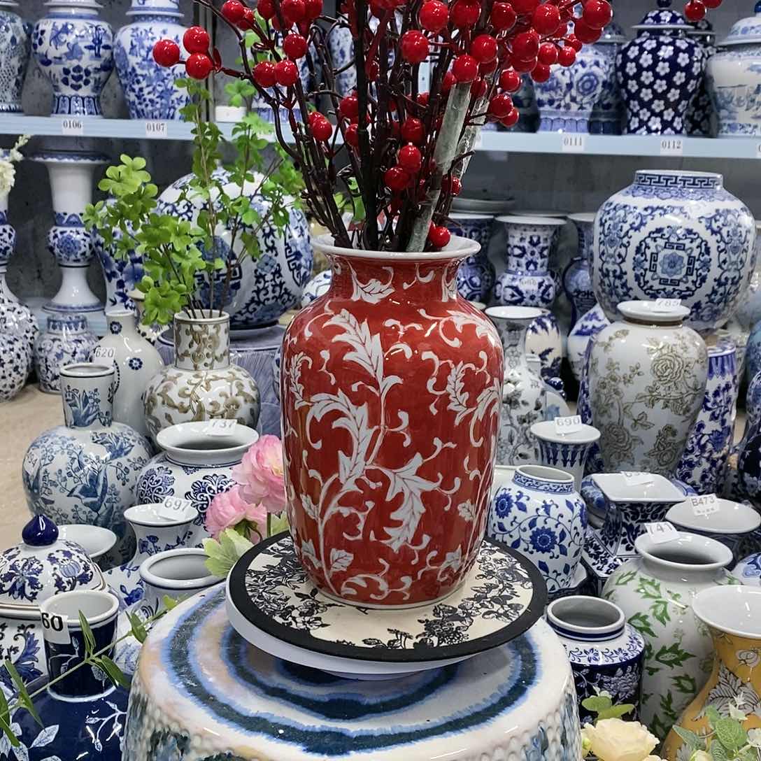 【闪购商品】摆件红釉花瓶瓷器…………………………