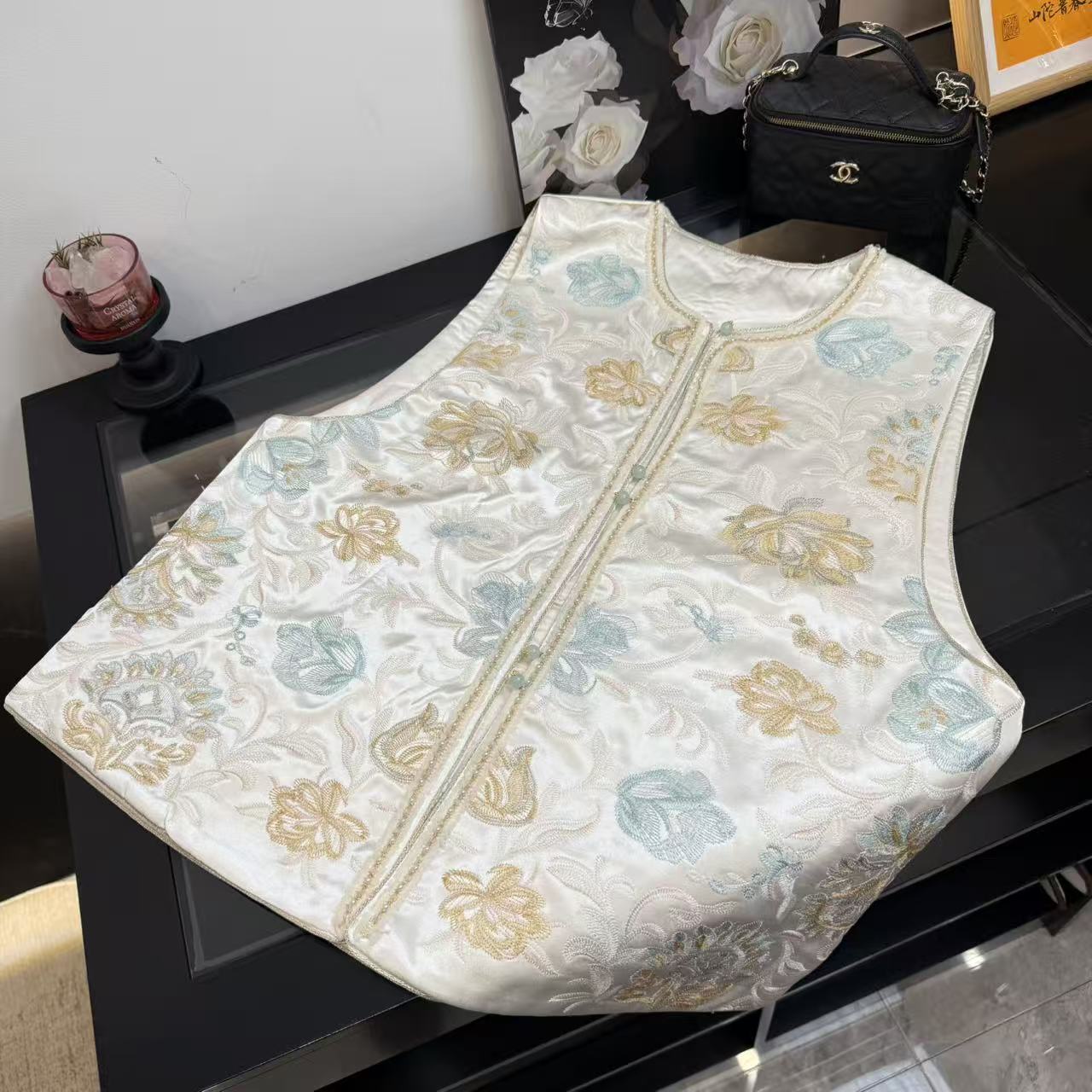 重工刺绣款夹棉贵气马甲国风新中式女款秋冬马甲时尚提花