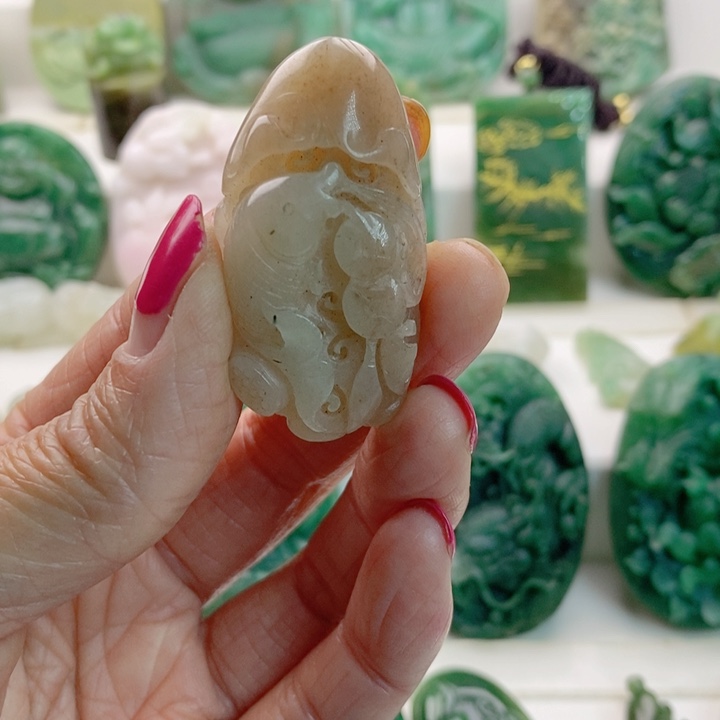 独山玉未镶嵌颈饰