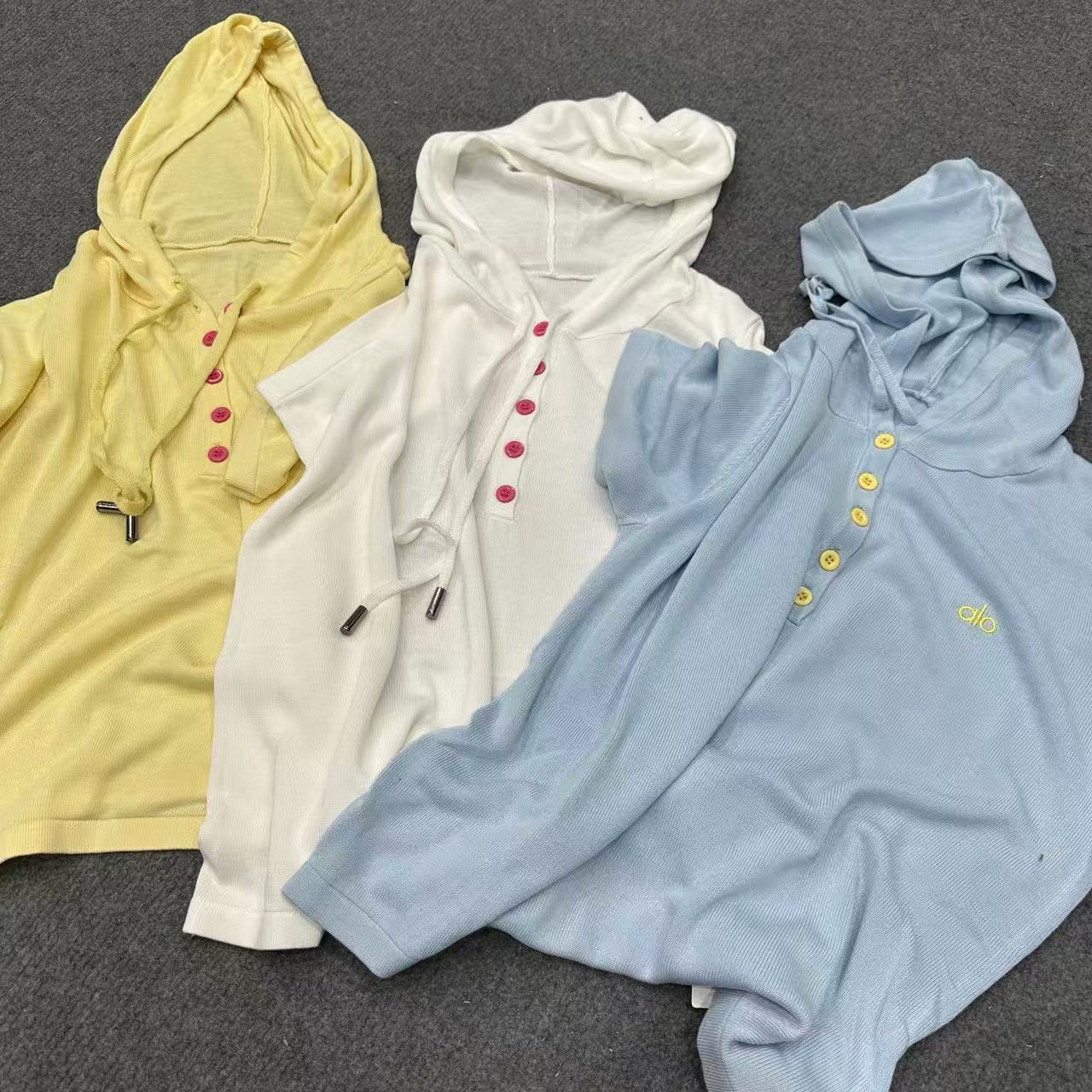 2955 戴帽套头字母短袖