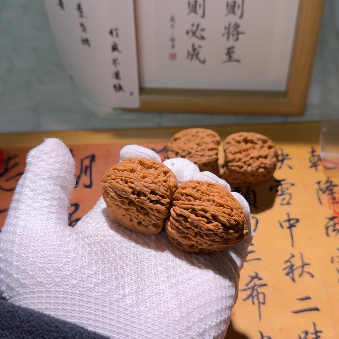 文玩核桃吊坠35拉丝凹底南疆石