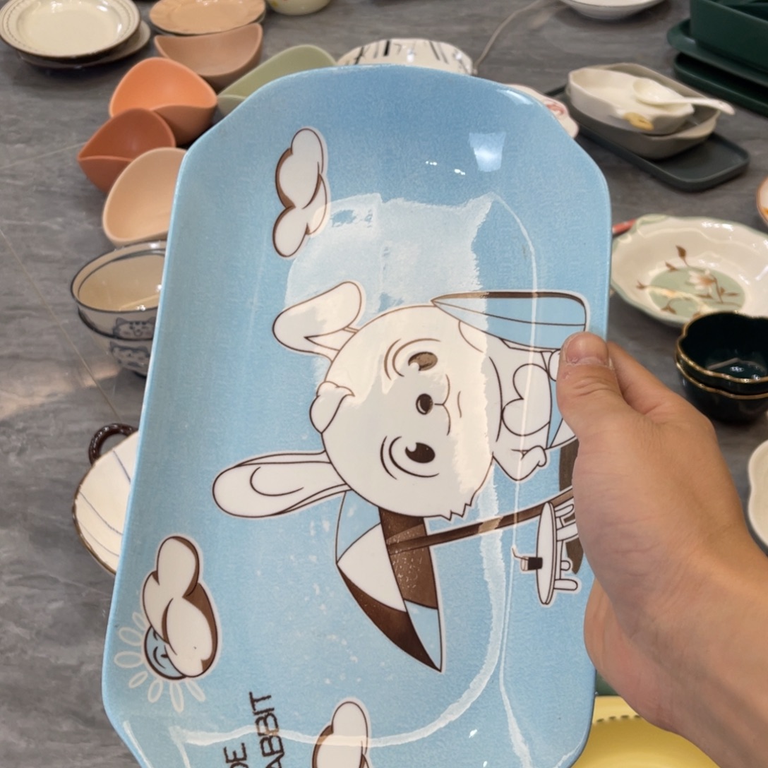 陶瓷微瑕餐具介意勿拍，满18飞！