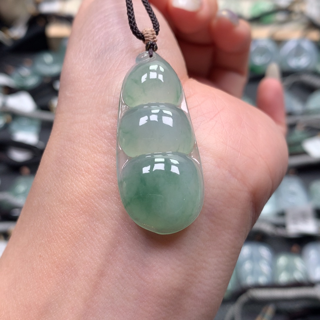 翡翠颈饰未镶嵌豆子