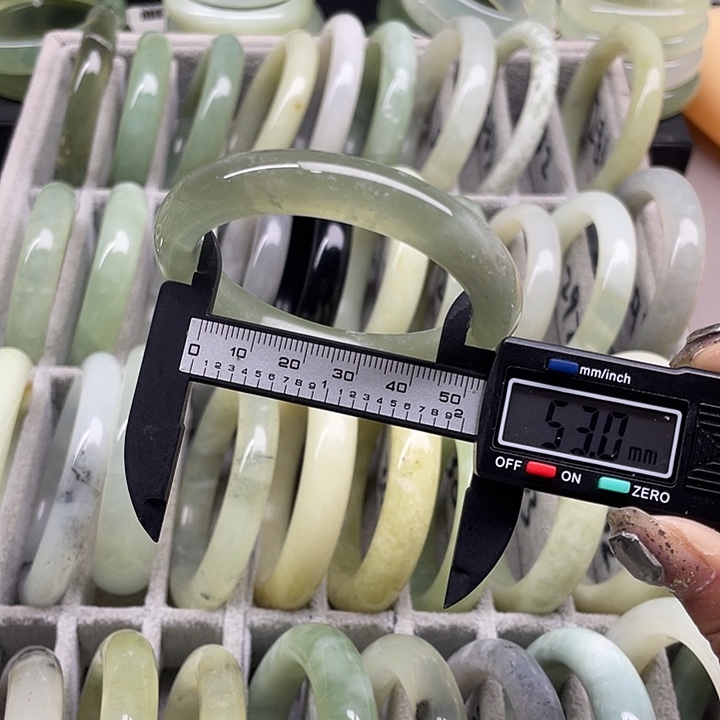 蛇纹石玉未镶嵌手镯282