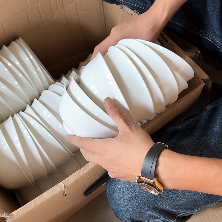 微瑕介意勿拍不退不换 金钟碗6英寸8只