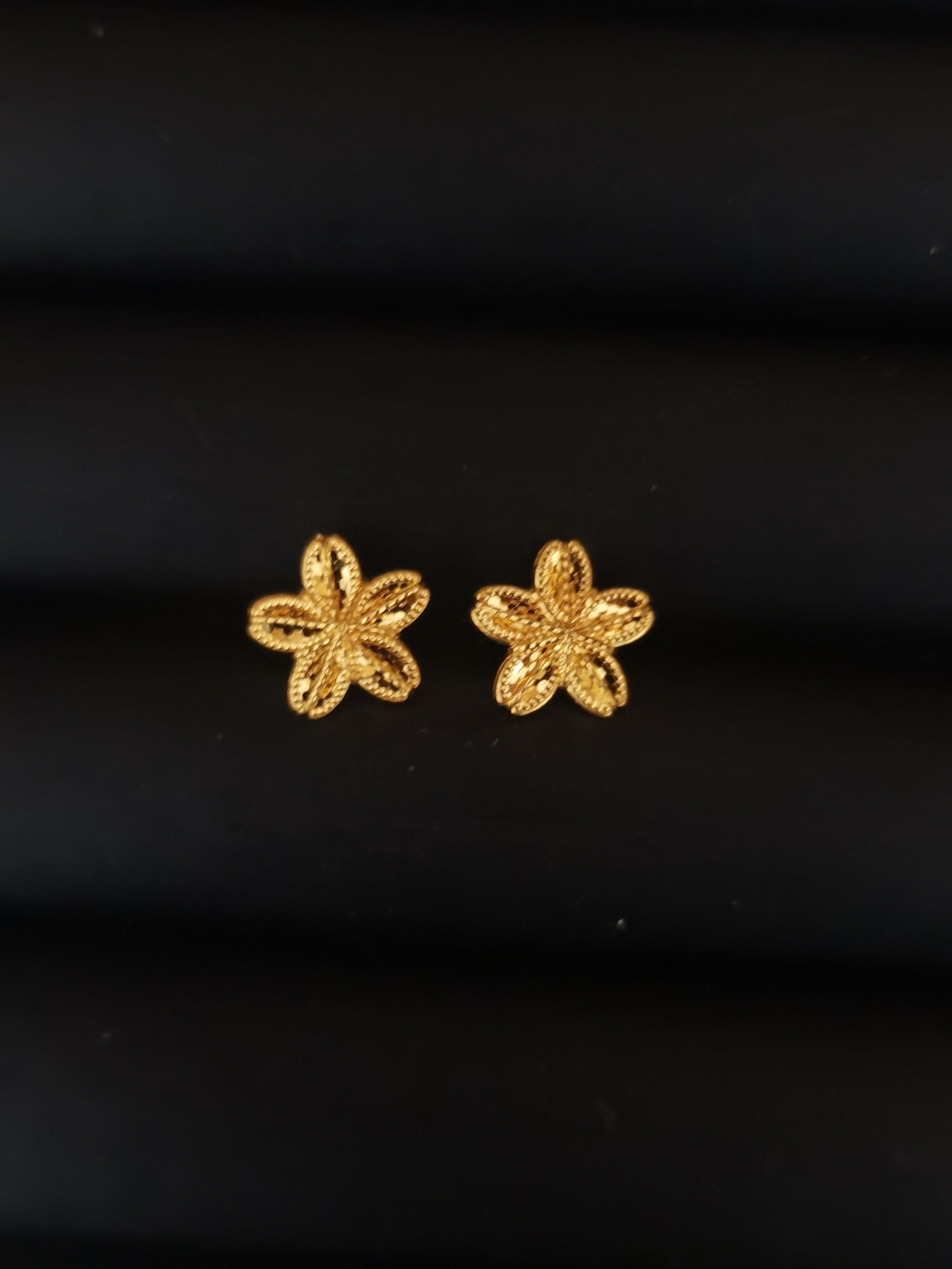 足金立体花花耳钉2.69g