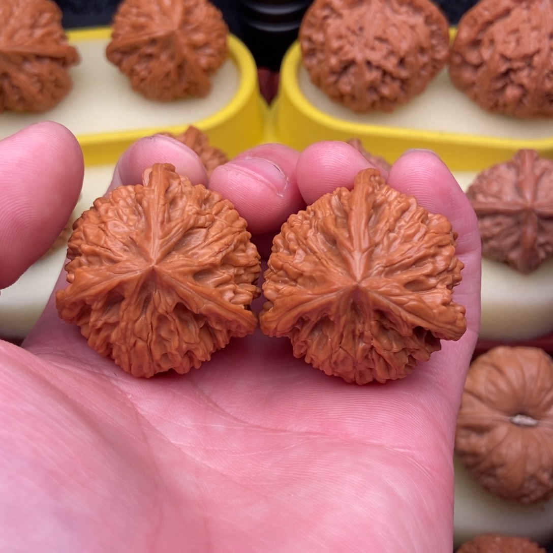 文玩核桃把件?****三棱