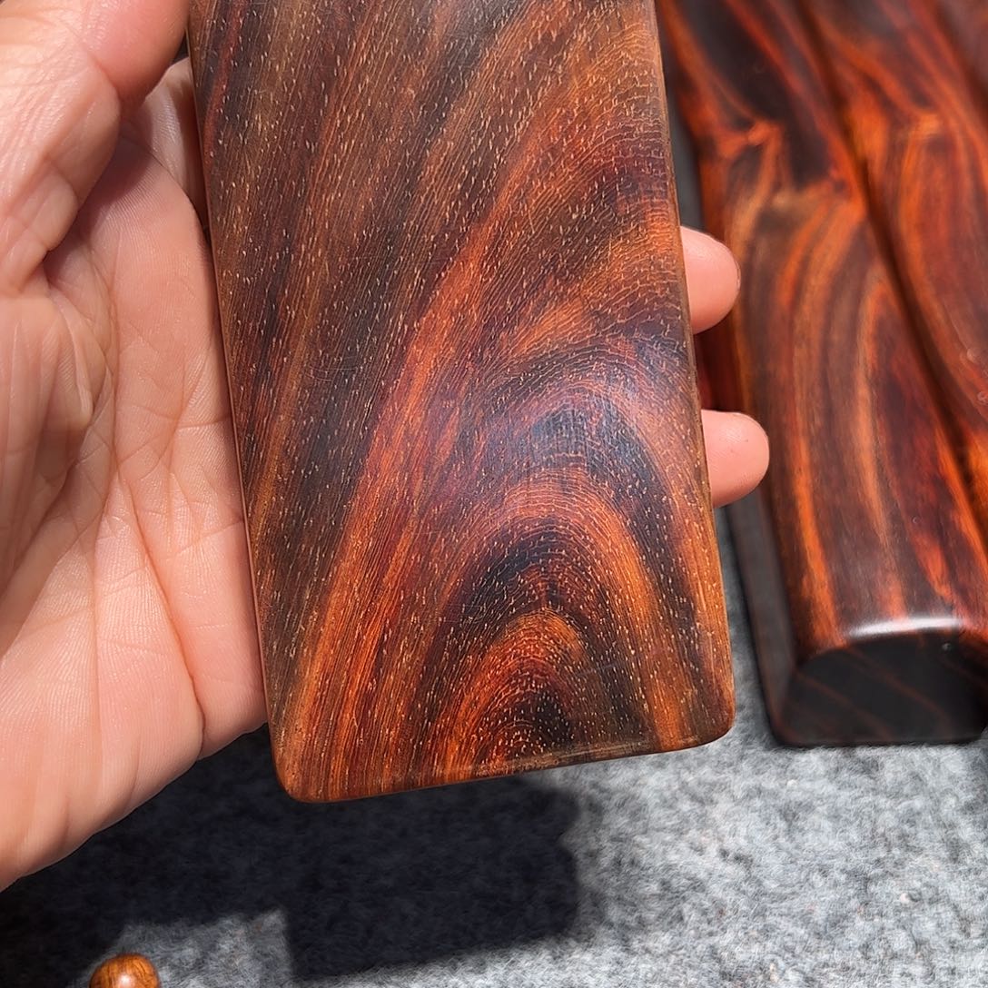 *****交趾黄檀（大红酸枝）