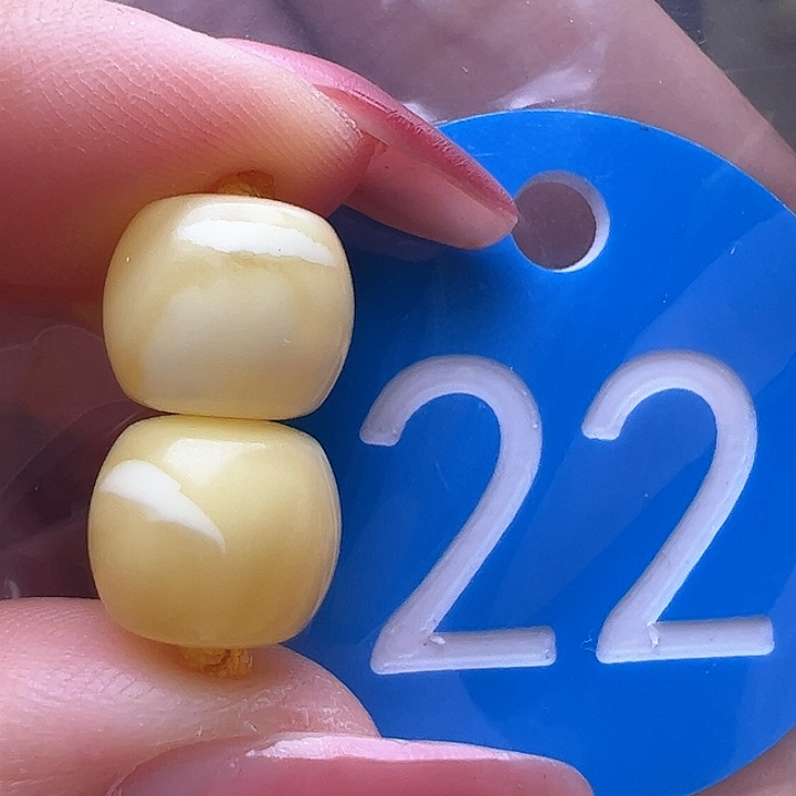 蜜蜡裸石未镶嵌10.2mm 精工直切