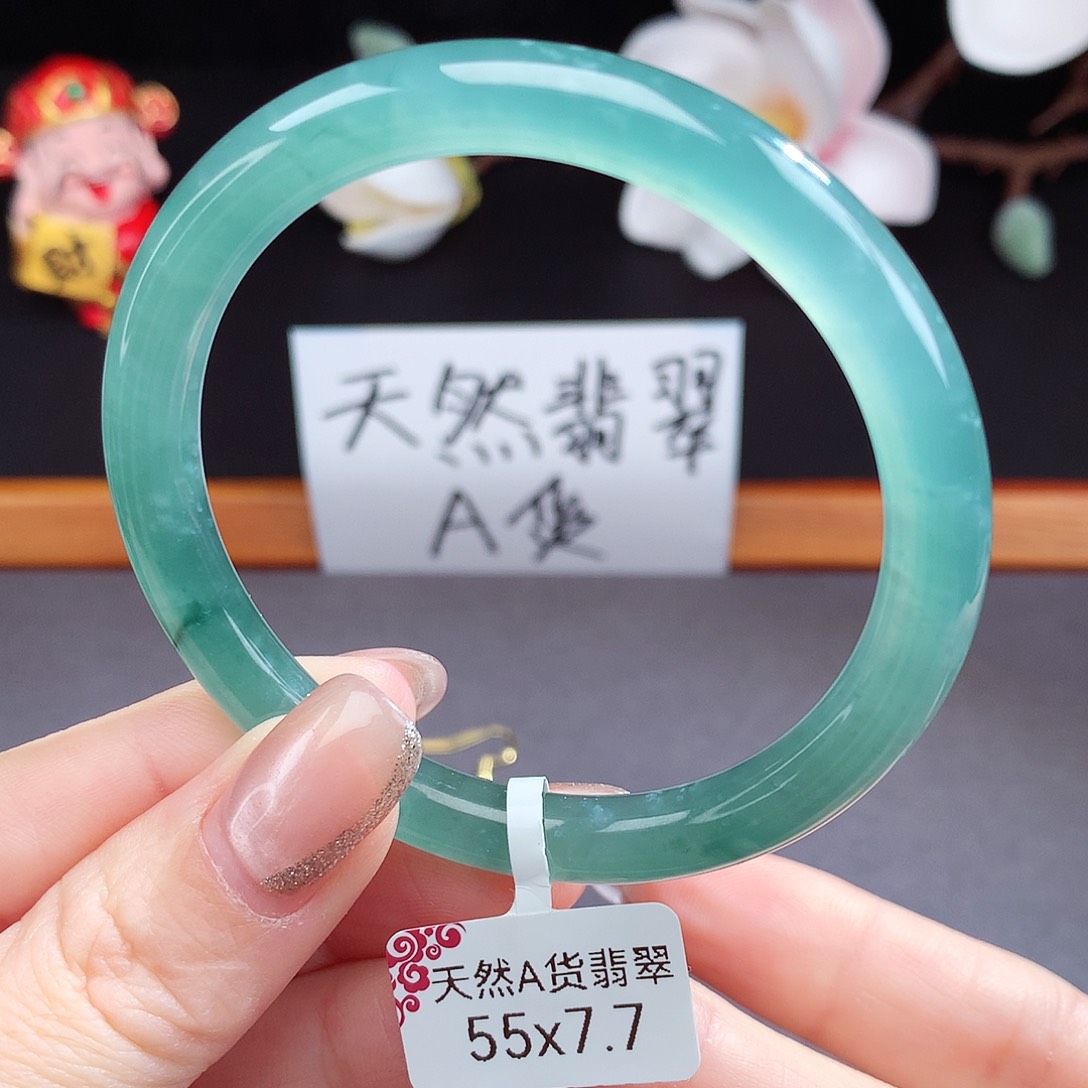 翡翠手镯（圆镯）未镶嵌