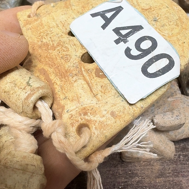 蛇纹石玉颈饰未镶嵌六***秋