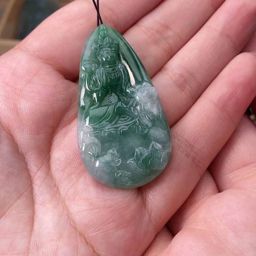 【闪购商品】翡翠颈饰未镶嵌。